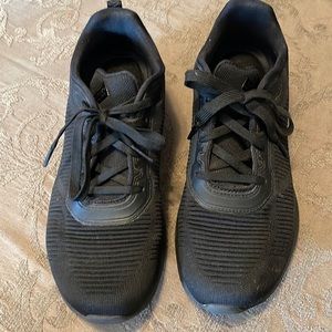 Used snickers size 10 by bobs